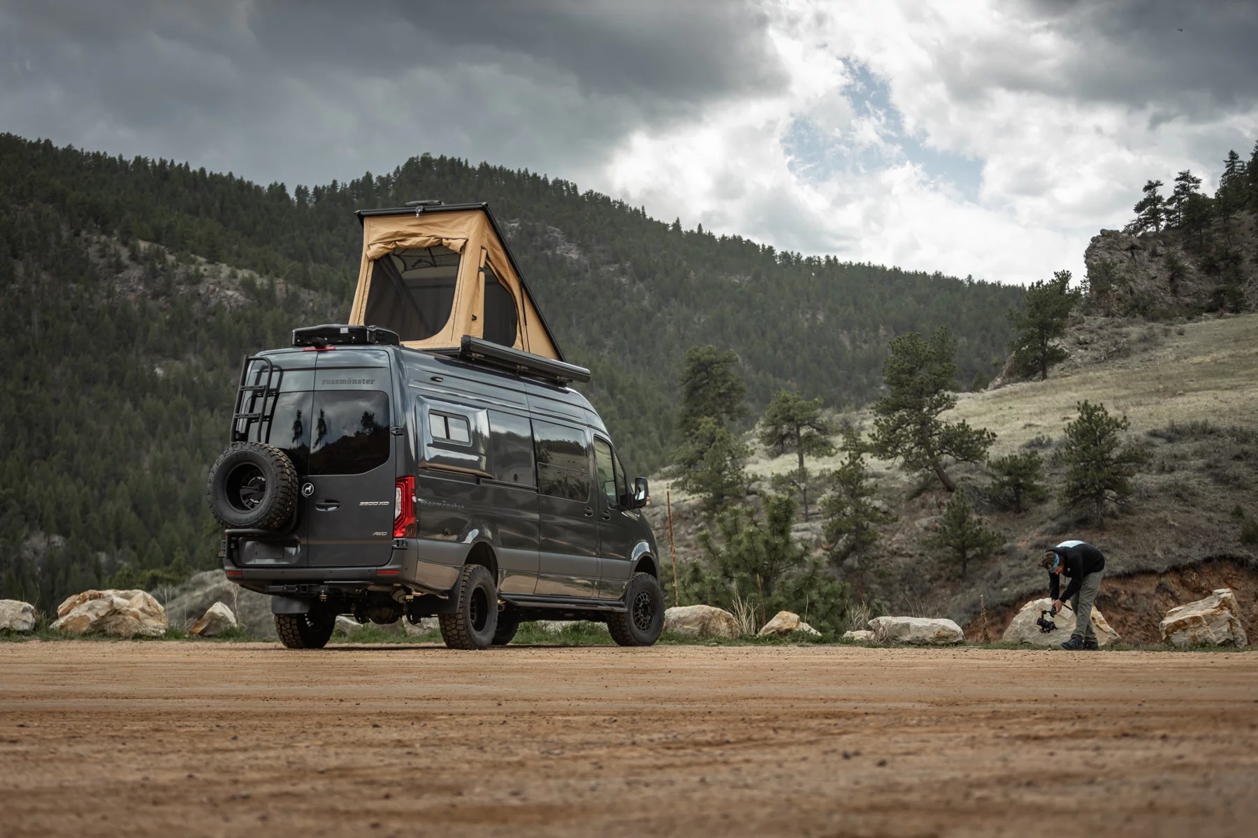 Rossmonster Skye Van